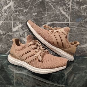 (SOLD) Women's Adidas Ultraboost 4.0 Sneaker